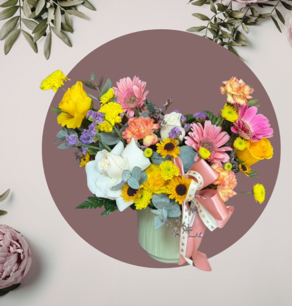 Arreglo Floral Multicolor en Base