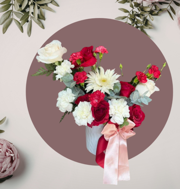 Arreglo Floral Elegante en Base