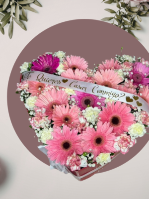 Arreglo Floral en Forma de Corazón