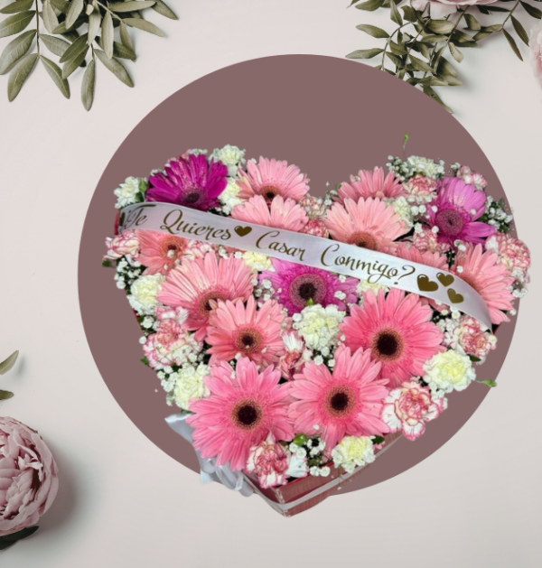 Arreglo Floral en Forma de Corazón