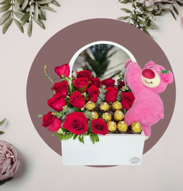 Caja Floral con Peluche y Chocolates