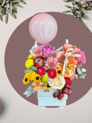 Arreglo Floral con Frutas y Globo