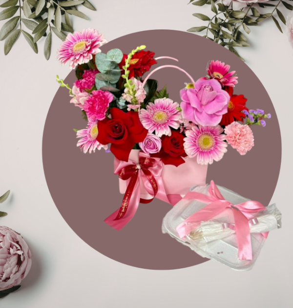 Arreglo Floral con Detalle Dulce