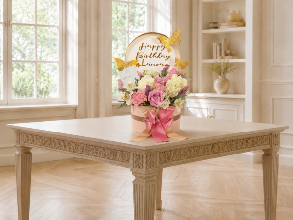 Detalles Dama (13) Caja Floral Elegante con Mariposas