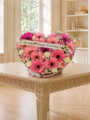 Arreglo Floral en Forma de Corazón