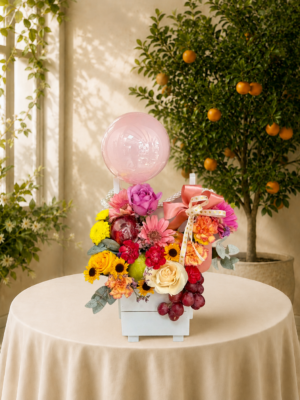 Arreglo Floral con Frutas y Globo