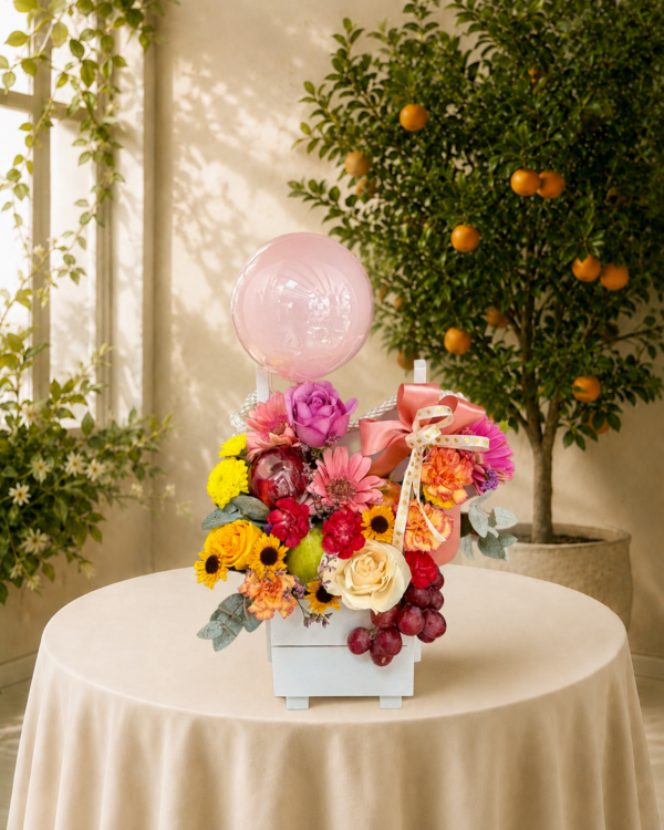 Arreglo Floral con Frutas y Globo