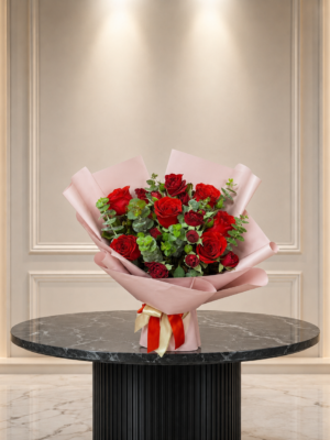 Ramo de Rosas Rojas con Eucalipto