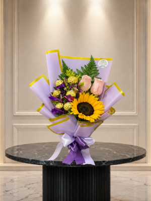 Ramo de Flores con Girasol y Chocolates