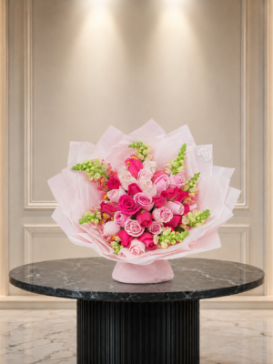 Ramo Rosado de Rosas y Flores Premium